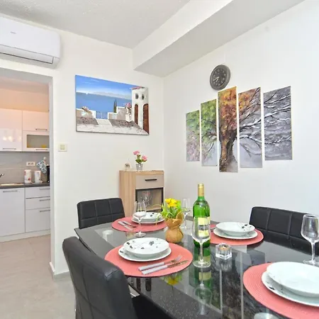 Apartment Fuer 4 Personen Ca 50 Qm In Porec, Istrien Istrische Riviera